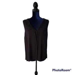 113. Ava & Viv Women's Black Button Up Tank Top